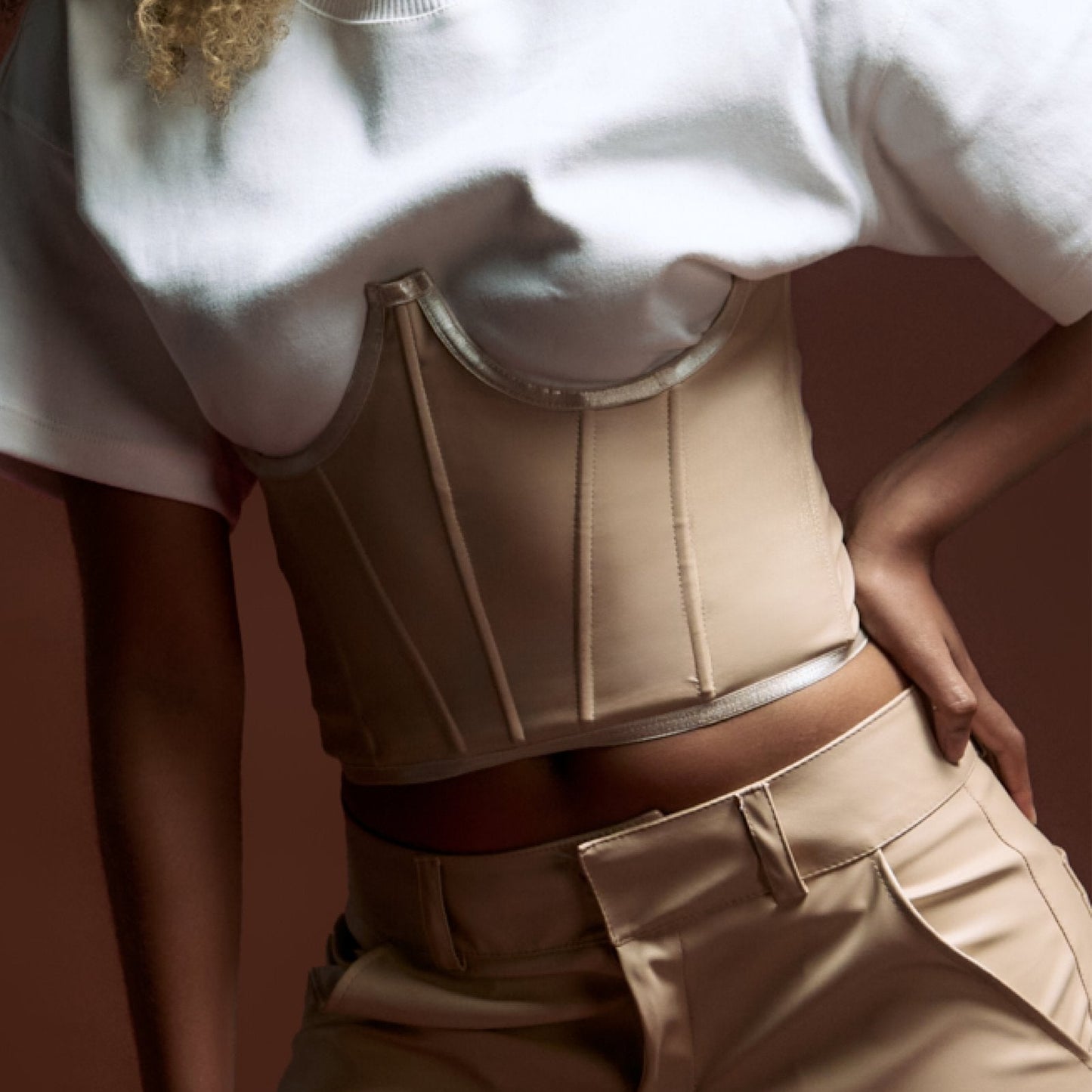 Corset, beige waist cincher, shaping garment, fashion accessories, women's waist trainer, Shacra fashion, modern styling, elegant outfit, body shaping clothing, minimalist fashion.